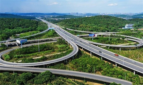 大化钢筋套筒应用于高速公路